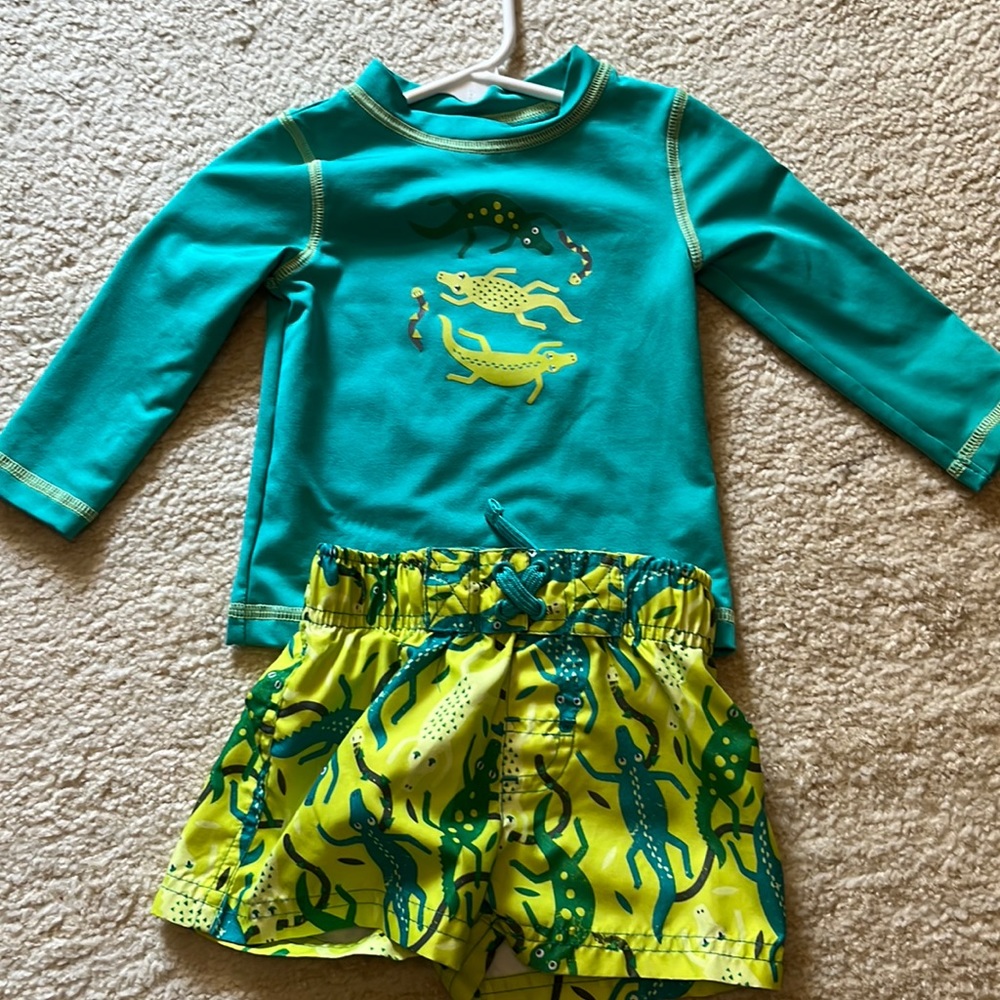 Cat & Jack 9m swim trunks with long sleeve rash guard